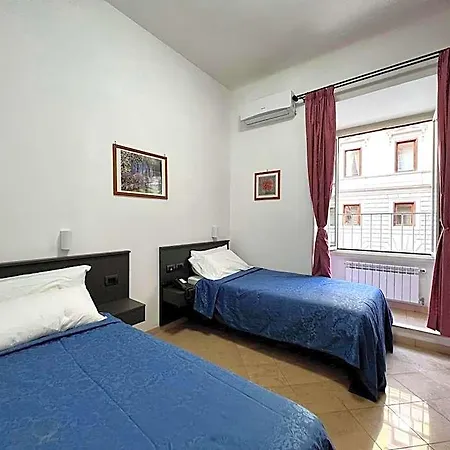 Domus Termini מלון *