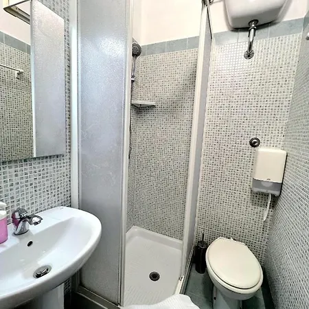 Domus Termini 호텔 *